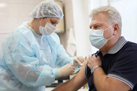 vakcina_koronavirus_rodionov.jpg